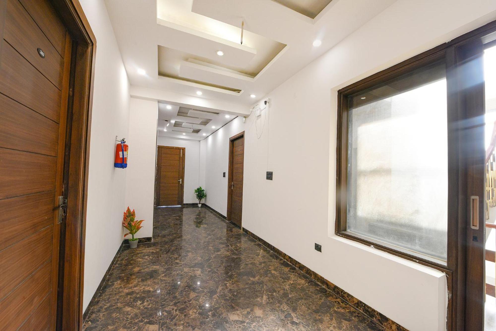 Fabhotel Vibe Noida Bagian luar foto