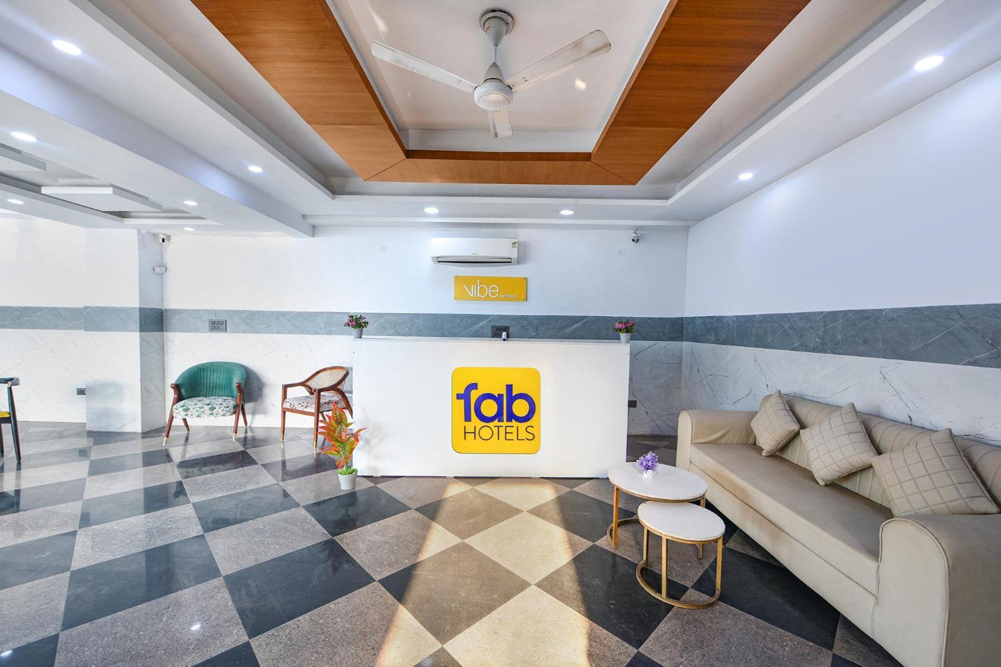 Fabhotel Vibe Noida Bagian luar foto