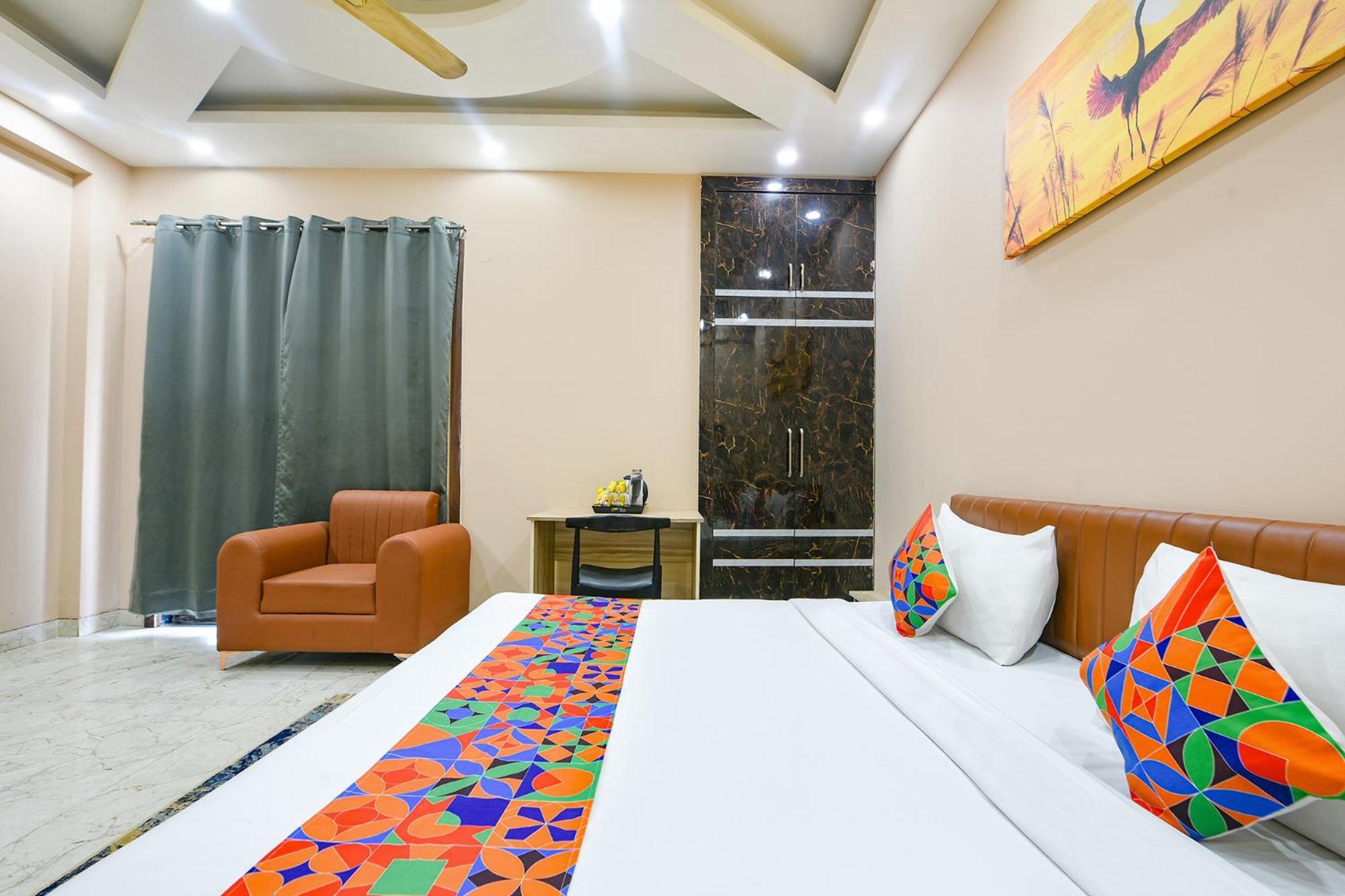 Fabhotel Vibe Noida Bagian luar foto