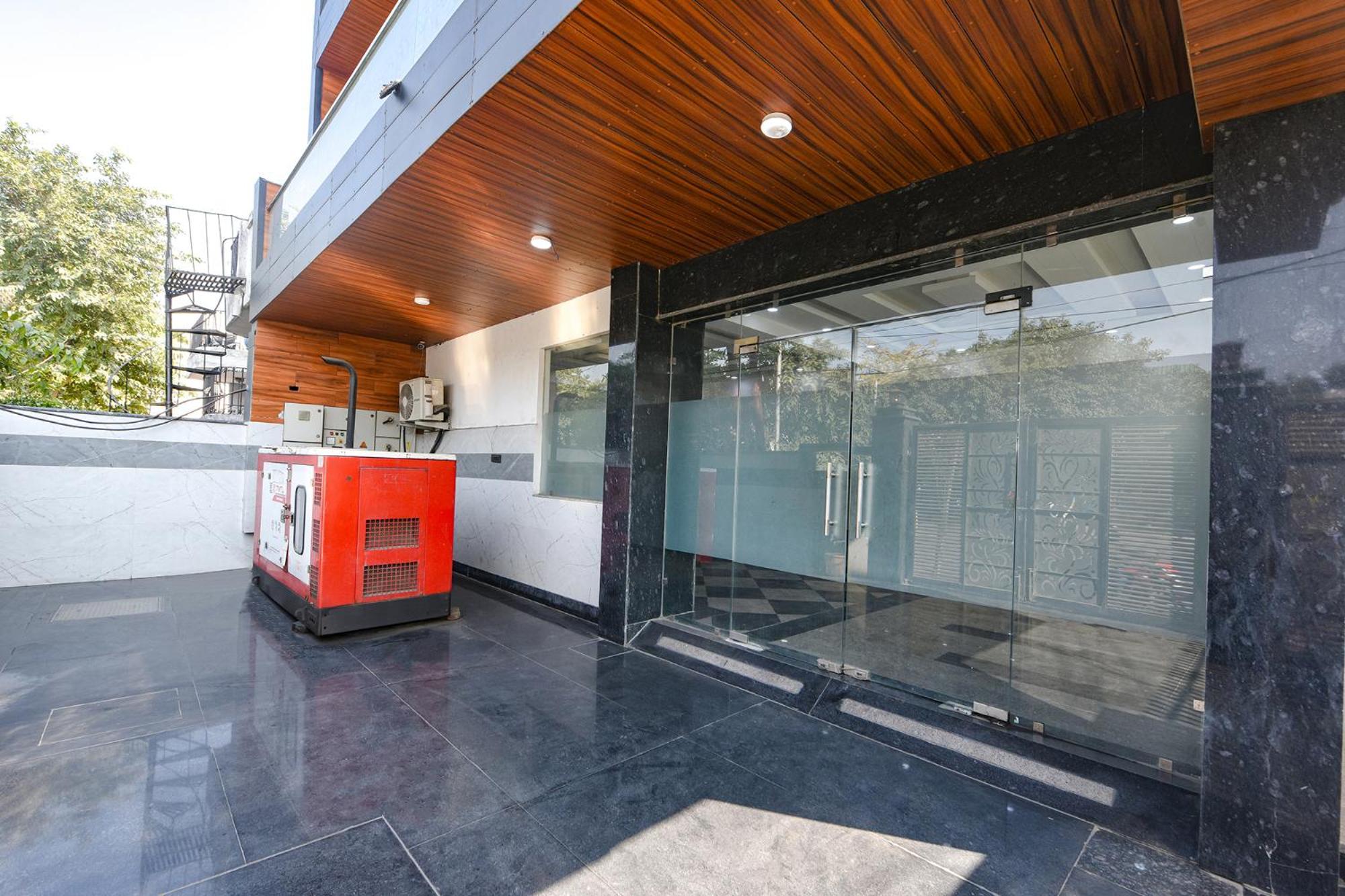 Fabhotel Vibe Noida Bagian luar foto