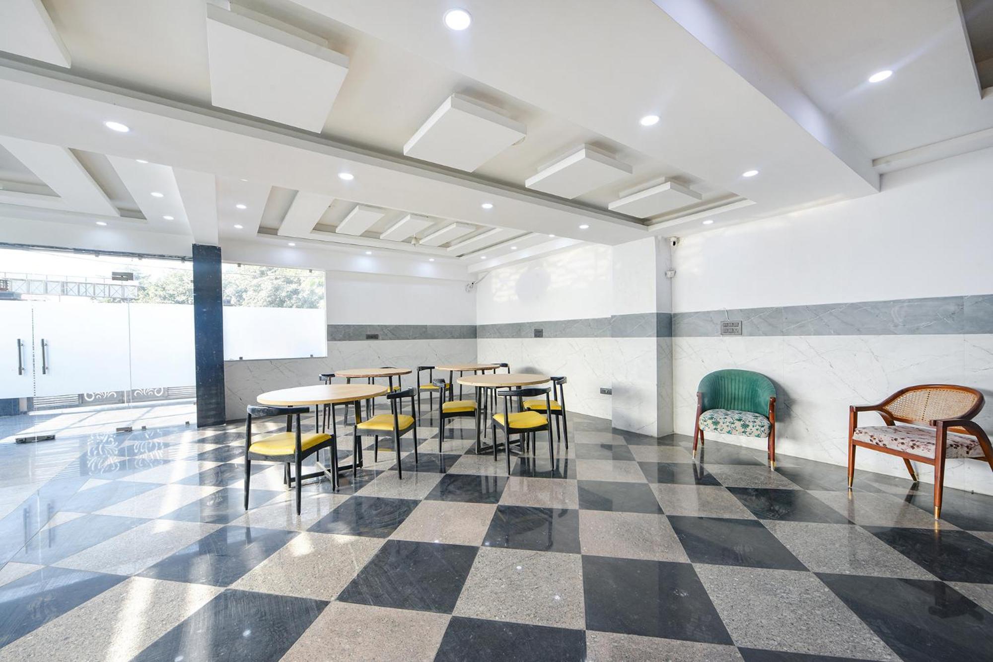Fabhotel Vibe Noida Bagian luar foto