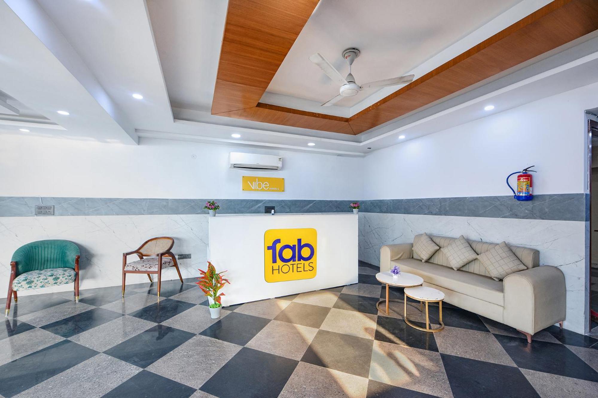 Fabhotel Vibe Noida Bagian luar foto