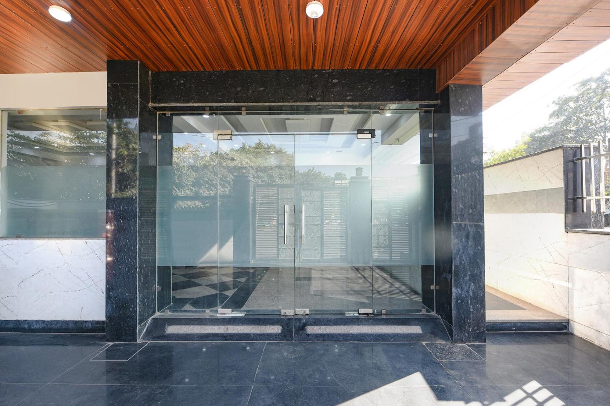 Fabhotel Vibe Noida Bagian luar foto