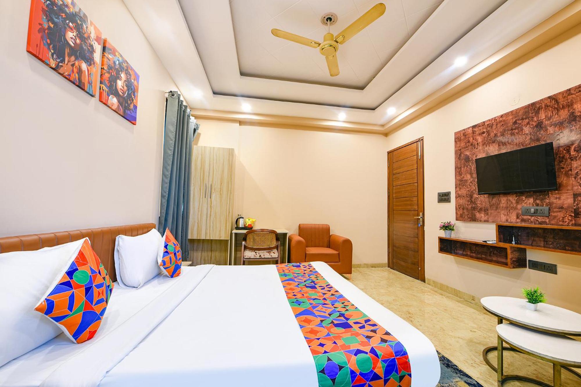 Fabhotel Vibe Noida Bagian luar foto