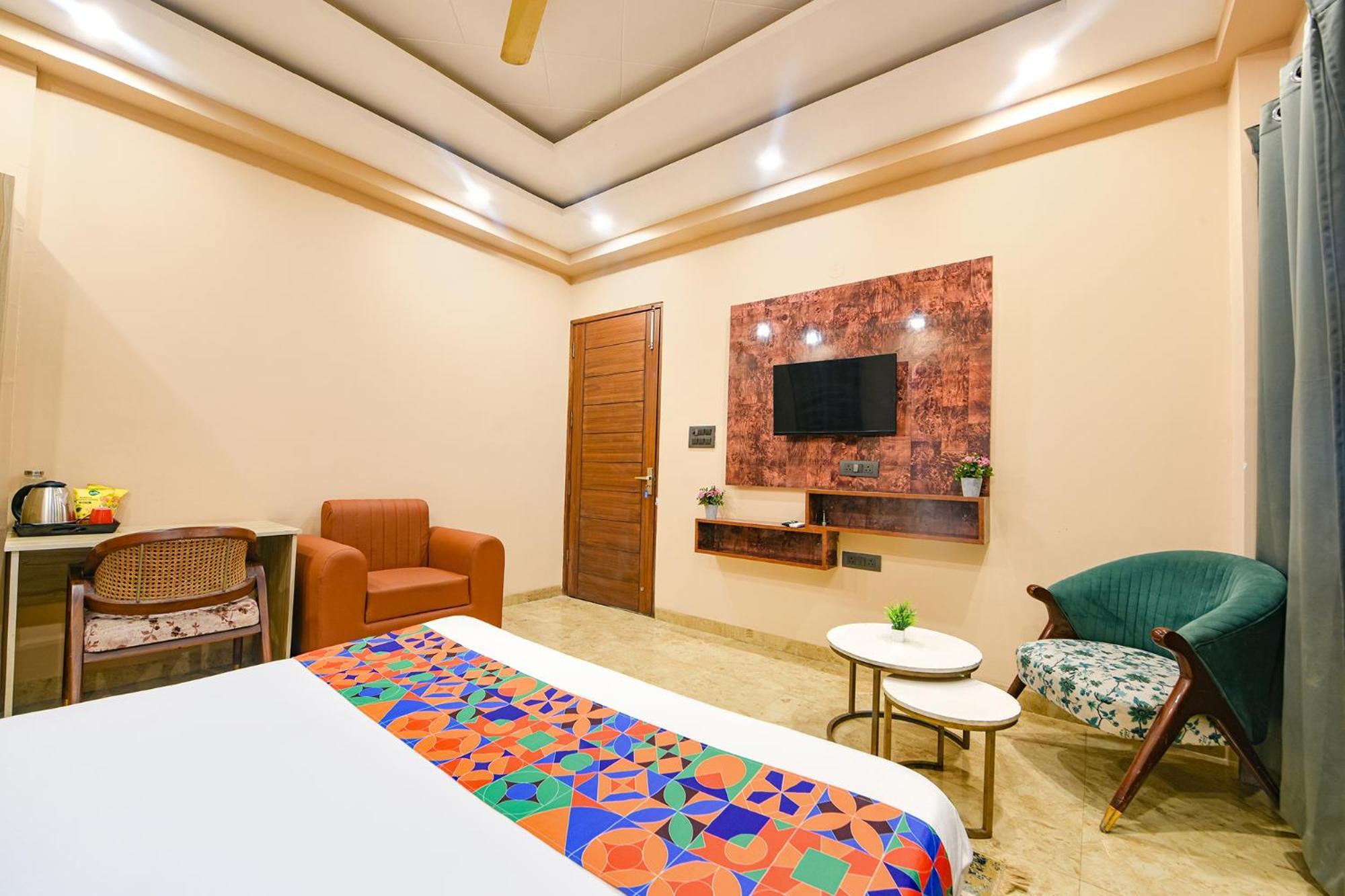 Fabhotel Vibe Noida Bagian luar foto